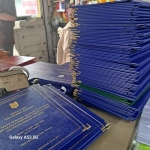 làm bìa mạ nhũ vàng nhanh lấy liền rất đẹp giá rẻ