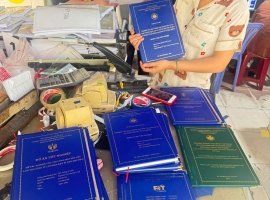 Mẫu bài mạ nhũ vàng chuẩn 2025 của các trường được gia công tại công ty in ấn Minh Ngọc