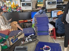 nhận gia công bìa mạ nhũ vàng lấy liền