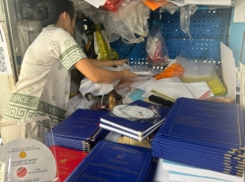 Mẫu bìa mạ nhũ vàng chuẩn của các trường