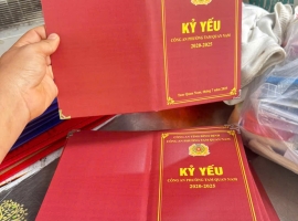 Gia công  mẫu bìa nhũ vàng – Hoàn thiện bài tốt nghiệp, nổi bật và sang trọng 