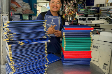 Nhận gia công bìa mạ nhũ vàng khóa luận tốt nghiệp tại Thủ Đức