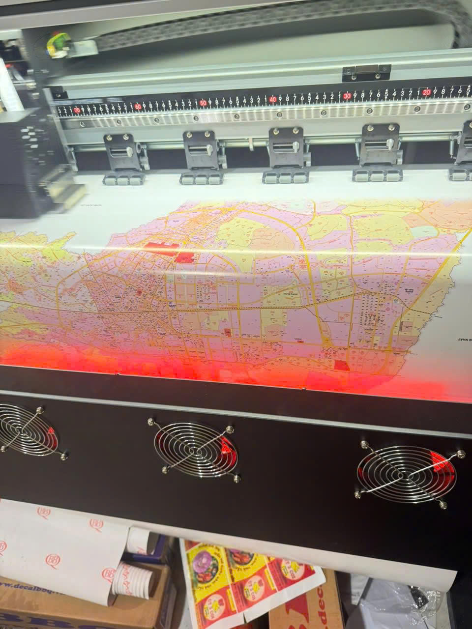 In UV Chuẩn Màu – Chống Nước, Chống Nắng, Không Bay Màu