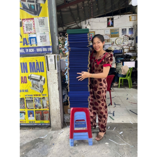 ẦN ĐẶT BÌA MẠ NHŨ VÀNG – IN ẤN LUẬN VĂN CHUẨN ĐẸP