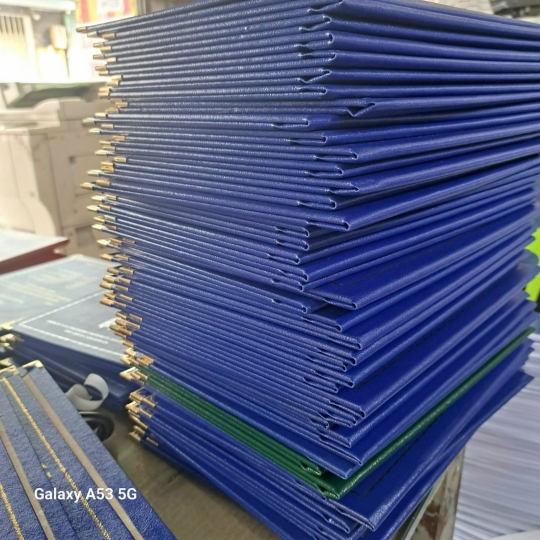 bìa mạ nhũ vàng lấy gấp đã xong