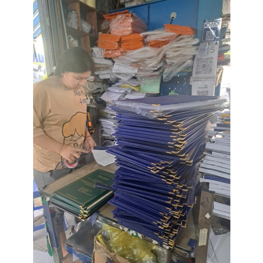 nhận gia công bìa mạ nhũ vàng lấy liền