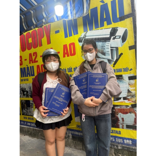 chuyên làm bài mạ nhũ vàng cho sinh viên năm cuối