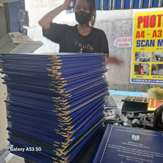 làm bìa mạ nhũ vàng nhanh lấy liền rất đẹp giá rẻ