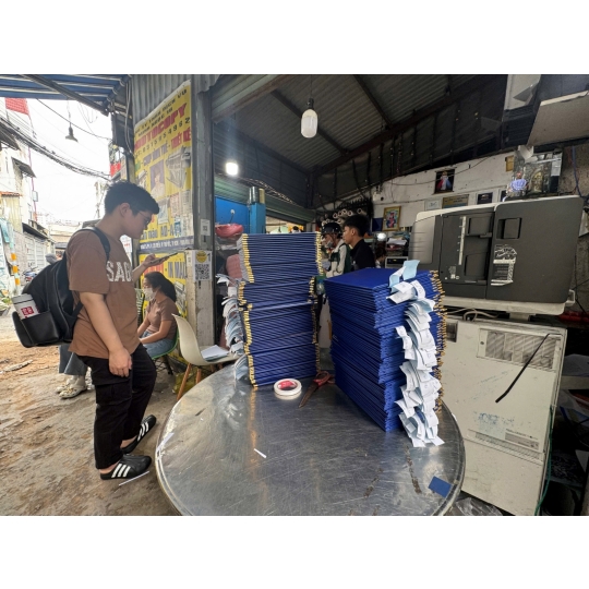 Bìa Mạ Nhũ Vàng – Lấy Liền – Giá Tốt Cho Sinh Viên