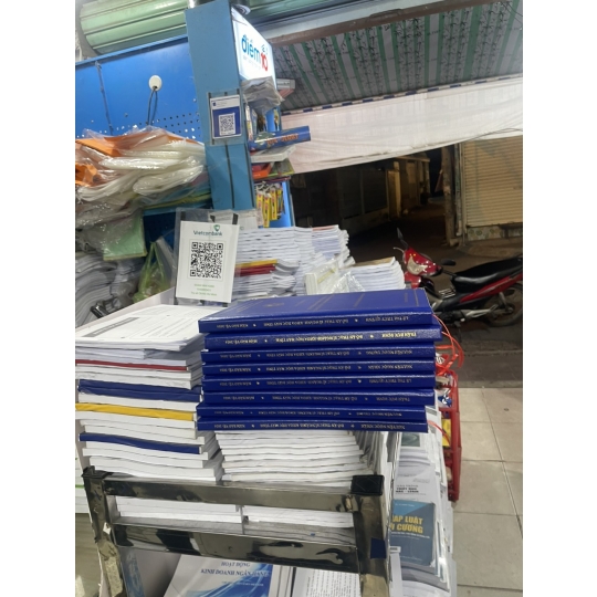 Dịch vụ in – đóng bìa mạ vàng đúng chuẩn từng trường