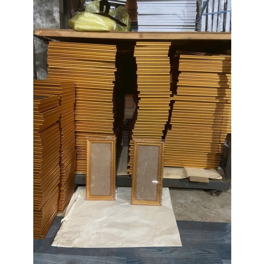 Khung hình giá rẻ 