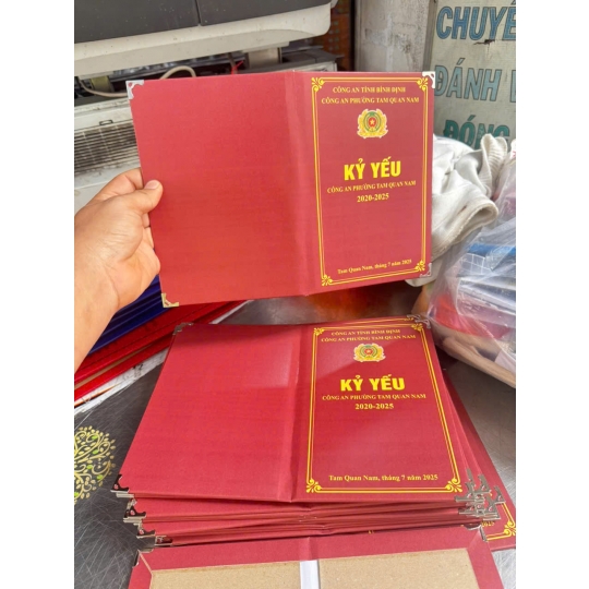 Đóng Bìa Mạ Vàng Giá Rẻ Cho Sinh Viên  Thủ Đức - Đại học Sư phạm Kỹ thuật TP.HCM (UTE)