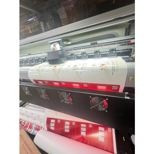 In bạt khai trương  ấn tượng, màu sắc tươi sáng, chữ rõ, gia công hoàn thiện 