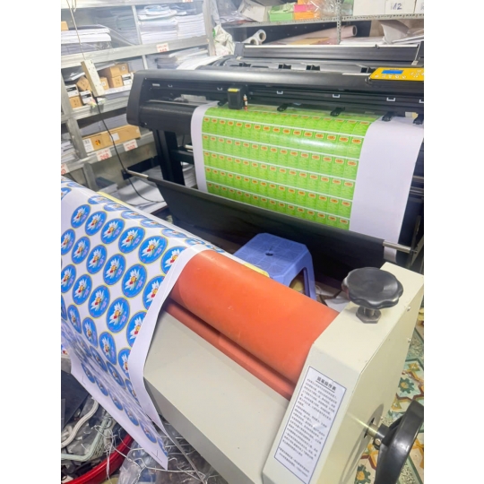 In Bế Tem Nhãn Tròn Theo Yêu Cầu – Chuyên Nghiệp & Độc Đáo