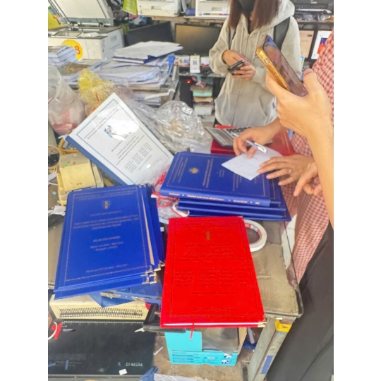 Dịch Vụ Đóng Bìa Mạ Vàng Sinh Viên Giá Tốt Nhất Thủ Đức