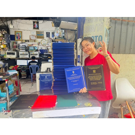 Photocopy Minh Ngọc Chuyên Làm bìa nhũ mạ vàng chất lượng, nhanh chóng tại Thủ Đức