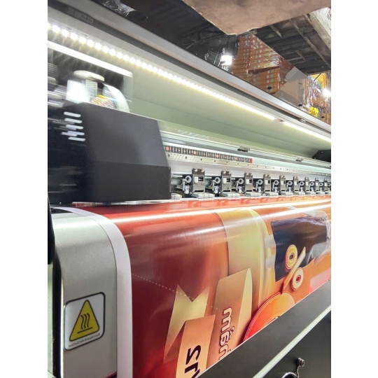 Dịch vụ in bạt Hiflex đẹp, màu sắc tươi sáng, chữ rõ, treo ngoài trời hoặc cửa hàng