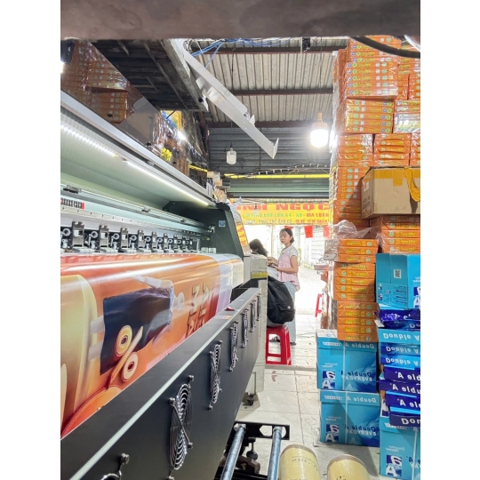 Dịch vụ in bạt Hiflex đẹp, màu sắc tươi sáng, chữ rõ, treo ngoài trời hoặc cửa hàng