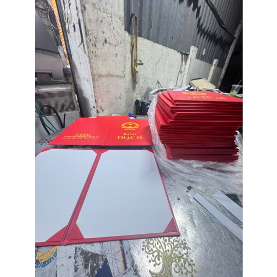 GIA CÔNG MẪU BÌA NHŨ MẠ VÀNG CHO BẰNG TỐT NGHIỆP NGÀNH AN TOÀN THÔNG TIN 