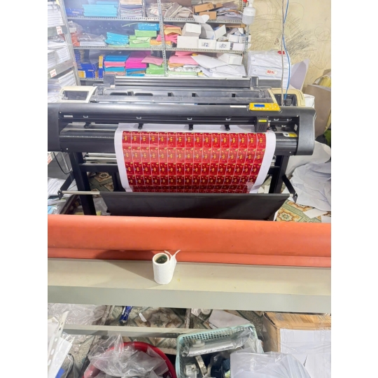 In tem tròn – vuông – theo logo – bế sẵn tiện dùng. In tem mỹ phẩm – chống nước – bền đẹp. In tem thực phẩm – rõ thông tin – an toàn. In tem bảo hành – tem vỡ – chống giả.