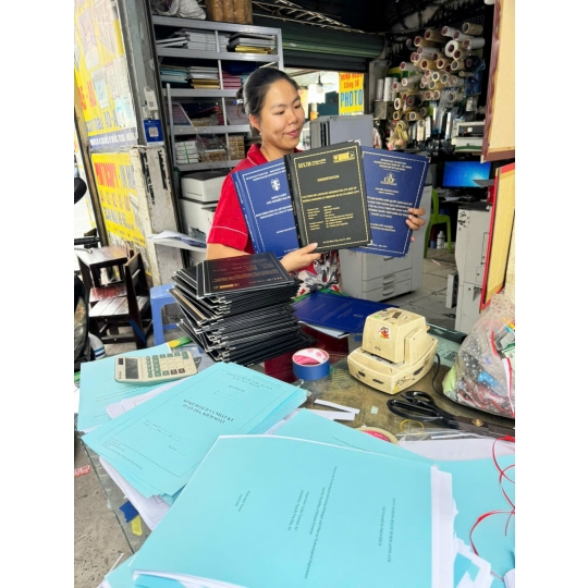 IN BÌA MẠ VÀNG KHÓA LUẬN – LẤY LIỀN, GIÁ TỐT NHẤT THỦ ĐỨC!