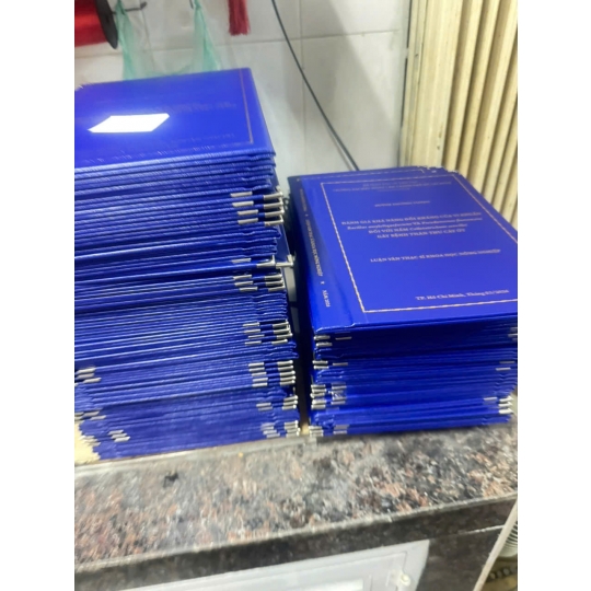 Tỉ mỉ trong từng đường kim mũi chỉ, chính xác trong từng font chữ. Minh Ngọc – nơi gửi gắm niềm tin của các tân cử nhân.